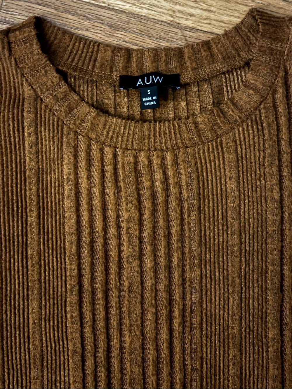AUW Women’s Ribbed Crewneck Sleeveless Sweater in Brown